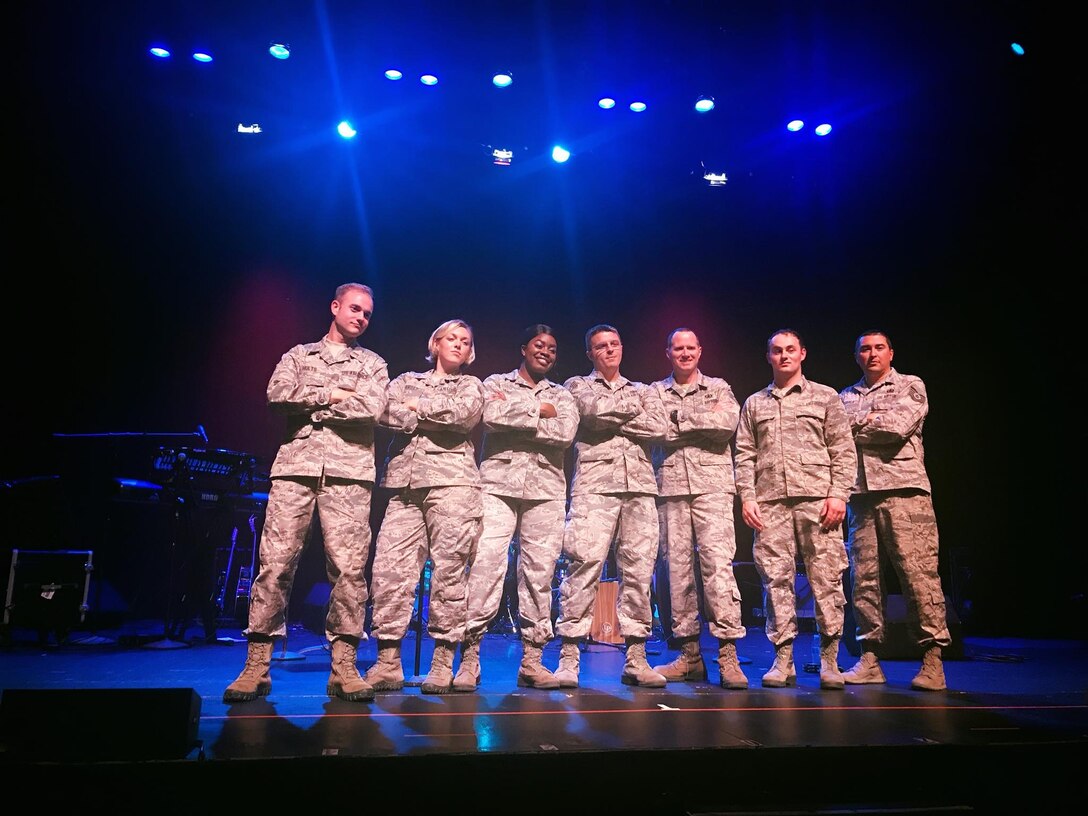 Starlifter group photo