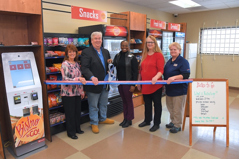 Aafes Opens New Bistro To Go Hill Air Force Base Article Display