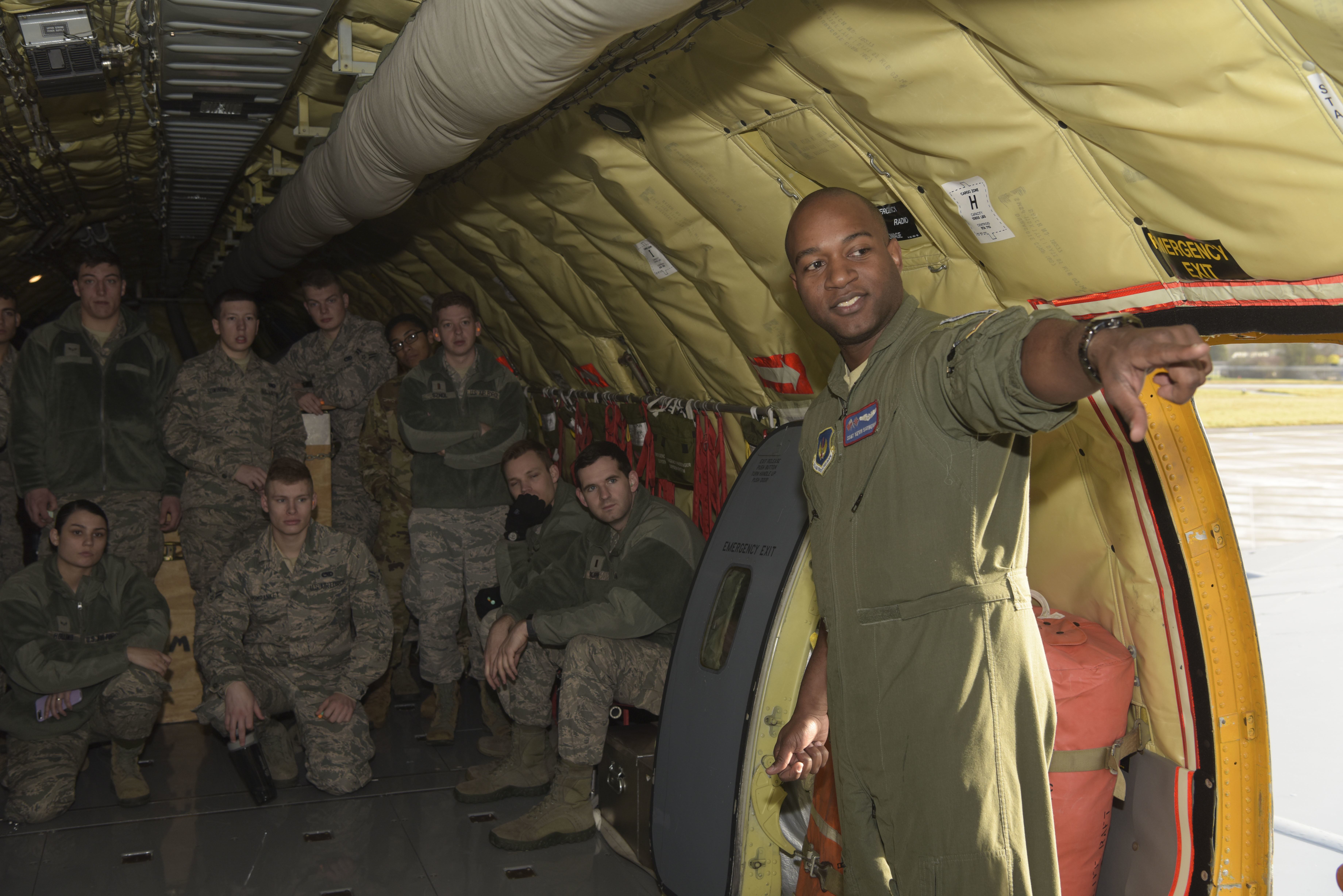 Boom operator shows full circle of mentorship > U.S. Air