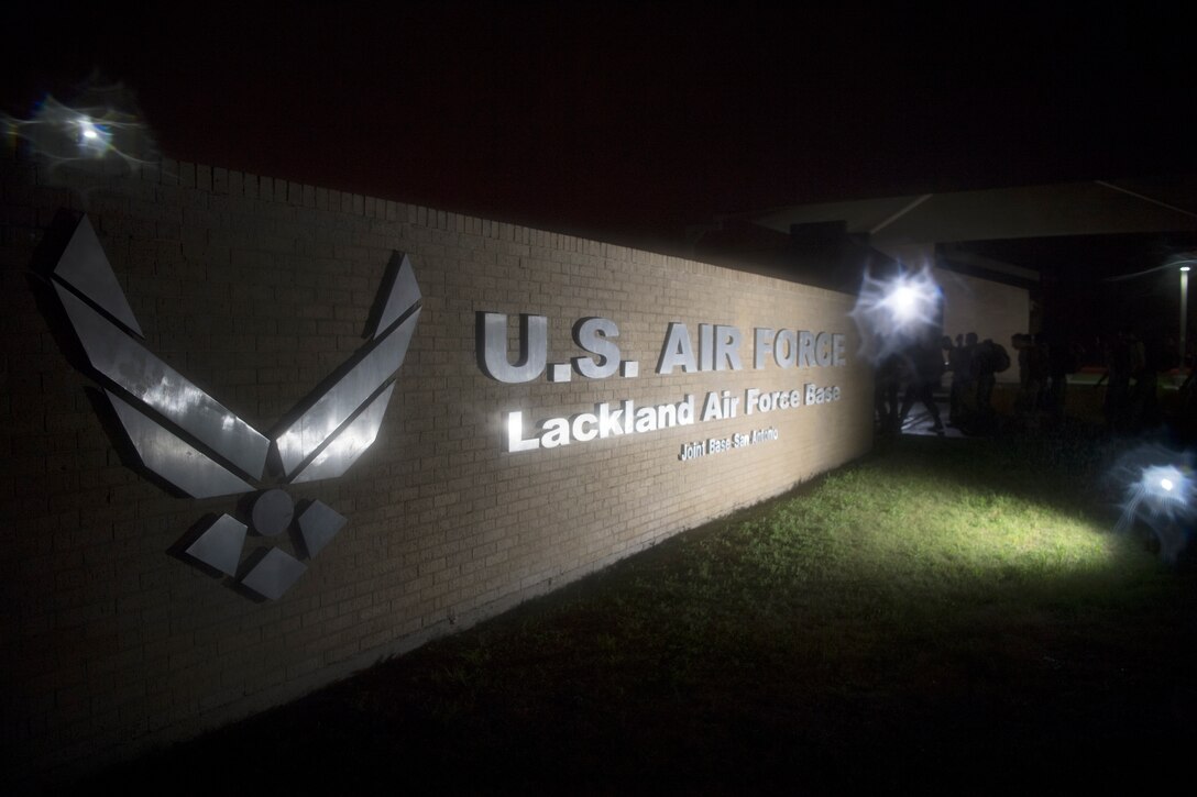 Special Tactics Airmen with the 24th Special Operations Wing lead hundreds of Airmen, trainees, and supporters during the initial five-mile starting leg of the Special Tactics Memorial March Feb. 22, 2019, at Lackland Air Force Base, Texas.