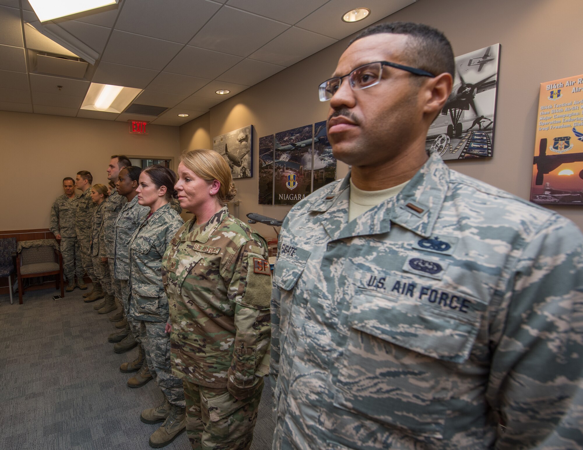 Niagara Airmen receive medals