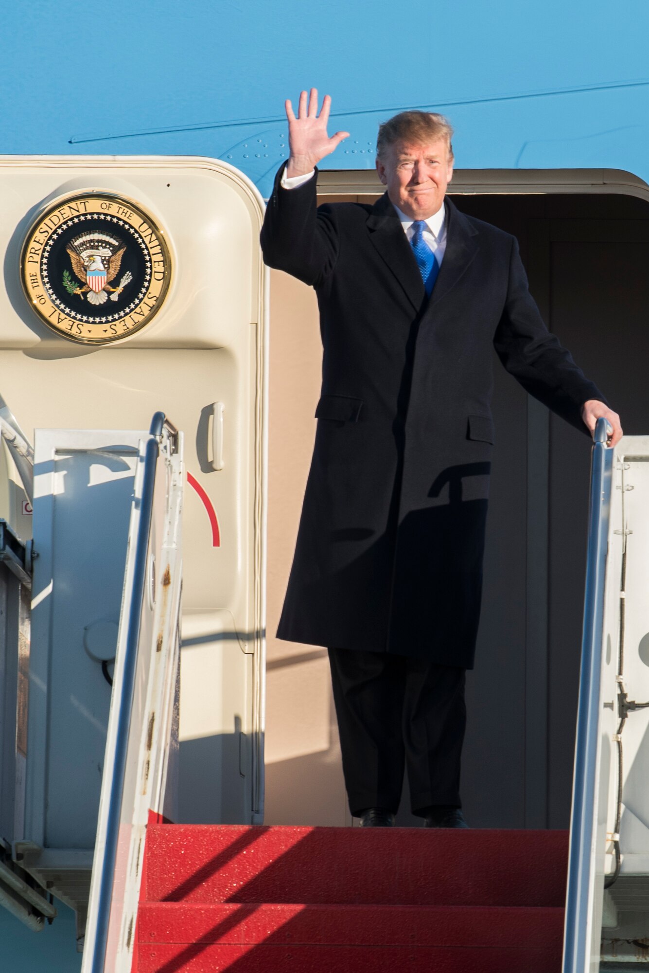 President Donald Trump greets Joint Base Elmendorf-Richardson personnel upon his arrival to JBER, Alaska, Feb. 28, 2019. The president was at the base to meet with service members after returning from a summit in Hanoi, Vietnam.
