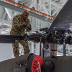 Illinois aircraft prepares for hurricane mission [Image 4 of 5]