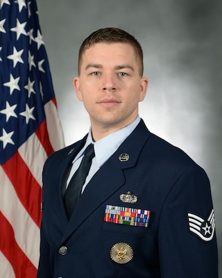 SSgt Donald Thomas, a member of the DIA Chief Information Office team at U.S. Strategic Command, rescued and provided first aid to Department of Energy employees involved in a serious car accident in Oklahoma.