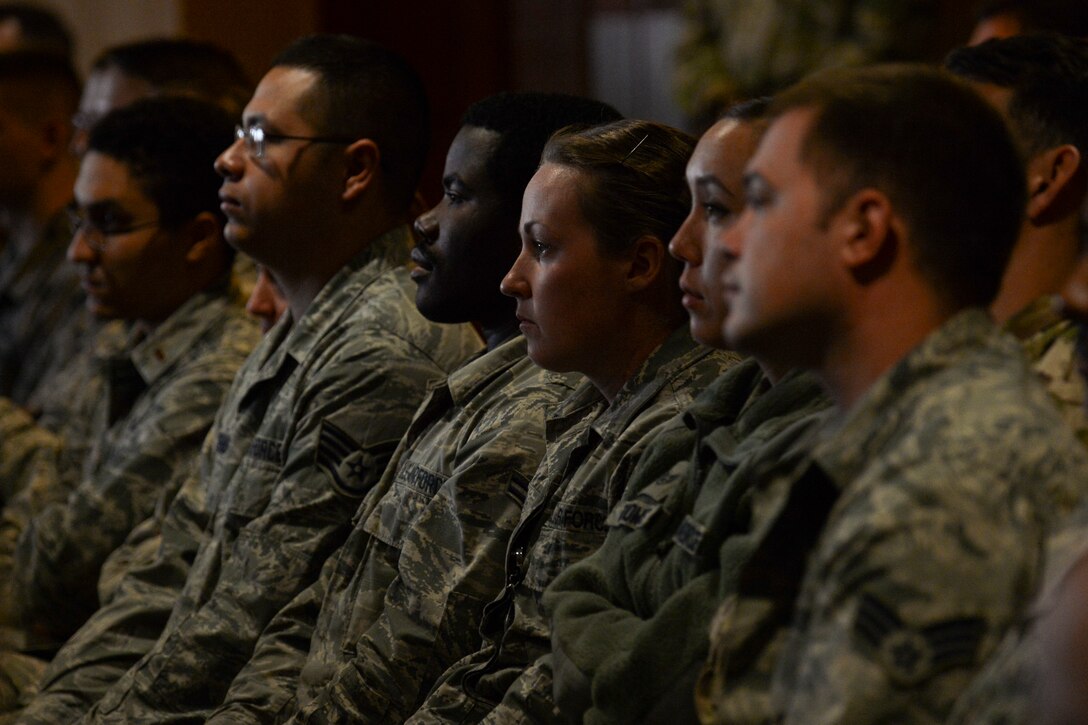 Admiral Faller USSOUTHCOM Commander visits 12th Air Force (Air Forces Southern)