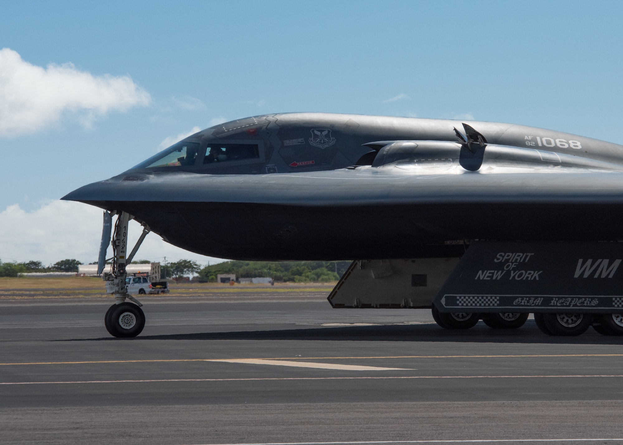 Airmen perform hot pit refuels in Hawaii