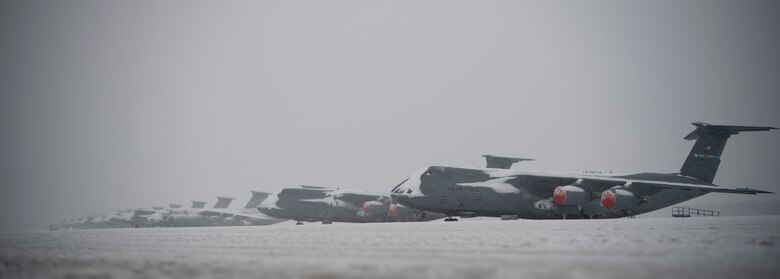 Team Dover S First Snow Dover Air Force Base Article Display