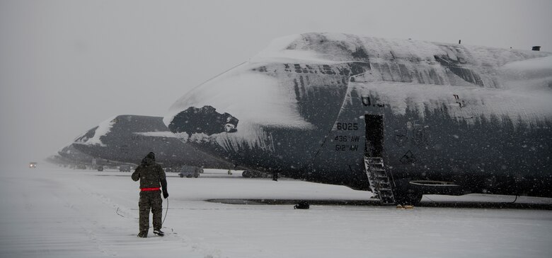 Team Dover S First Snow Dover Air Force Base Article Display