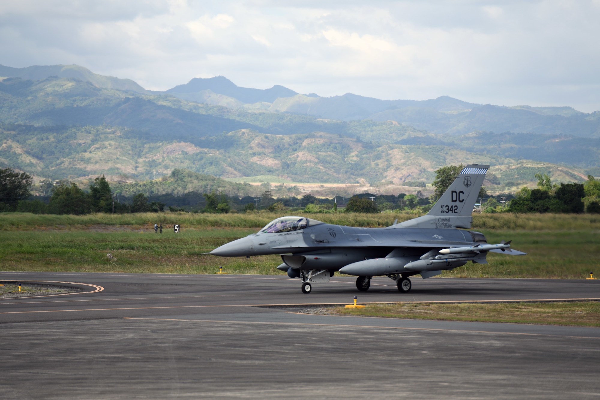 A U.S Air Force F-16 Fighting Falcon deployed from Kunsan Air Base, Korea, taxis on the flightline to kickoff the Bilateral Air Contingent Exchange-Philippines (BACE-P) at Cesar Basa Air Base, Philippines, Jan.18, 2019.