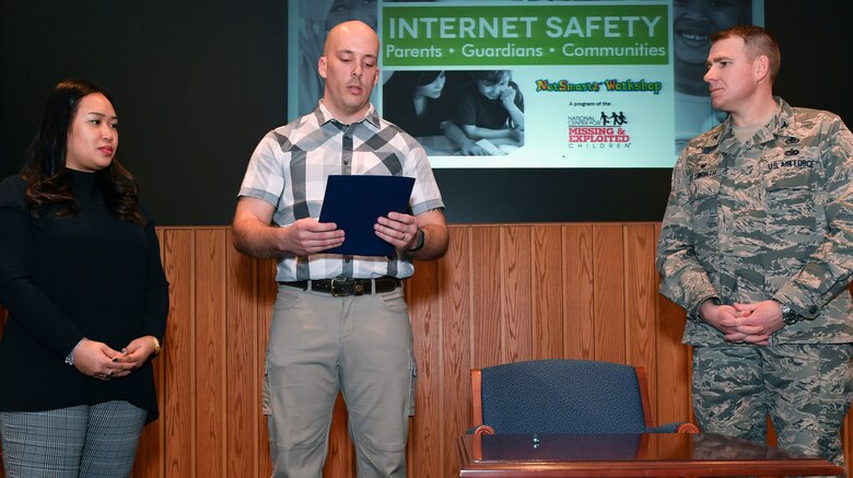 Internet Safety Focus Of Hanscom Workshop Hanscom Air Force Base