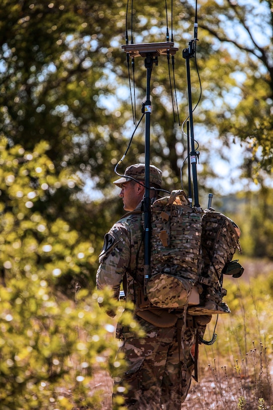 Soldier assigned to 2nd Armored Brigade Combat Team, 1st Cavalry Division, conducts dismounted electronic warfare training at Fort Hood, Texas, August 29, 2018 (U.S. Army/Carson Petry)