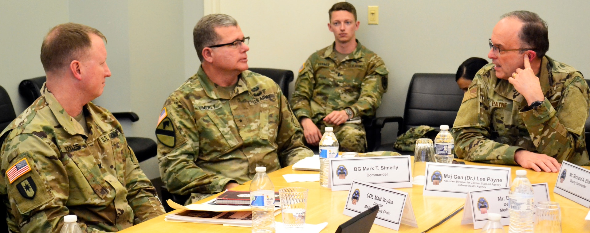 Air Force Maj. Gen. Lee Payne, DHA’s Combat Support Agency assistant director, right, talks with Army Brig. Gen. Mark Simerly, DLA Troop Support commander, center, and Army Col. Matthew Voyles, Medical supply chain director, left, during a visit Jan. 11, 2019 in Philadelphia.