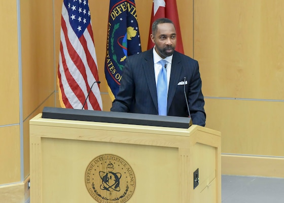 J.J. Green, WTOP radio national security correspondent, speaks to the Defense Intelligence Agency workforce during a DIA Mentoring Summit, Jan. 17, 2019, at DIA Headquarters.