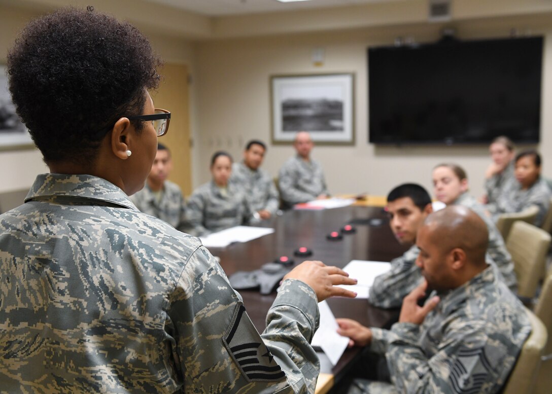 U.S. Air Force Master Sgt. Teronda L. Hunter, 633rd Dental Squadron clinical flight chief, talks to Medical Right Start Program working group members at Joint Base Langley-Eustis, Virginia, Jan. 23, 2019.