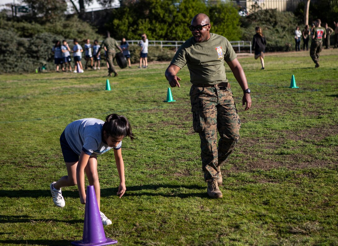 MCAS Miramar brings a taste of the Marine Corps to Standley Middle School