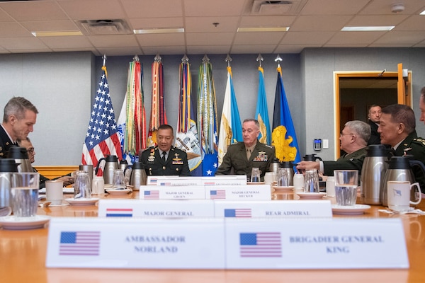 Chairman of the Joint Chiefs of Staff Marine Corps Gen. Joe Dunford hosts  Thai Chief of Defense Forces Gen. Ponpipaat Benyasri for an official visit in Washington, D.C., Jan. 29, 2019.