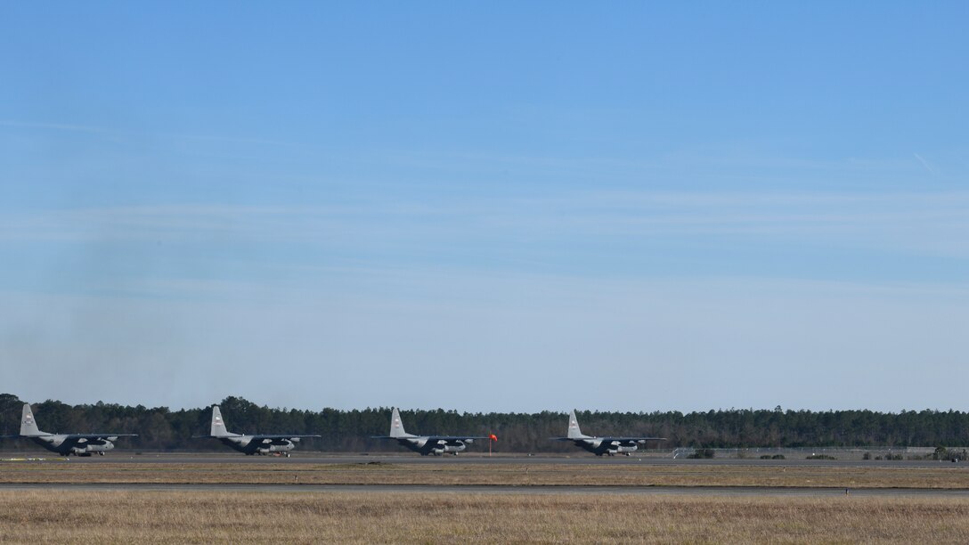 The 757th Airlift Squadron flew three C-130H Hercules down to Jacksonville, Florida, Jan. 22-27, for Youngstown Air Reserve Station’s 2019 Tactical Flyaway. The 76th Aerial Port Squadron “Port Dawgs” and the 910th Aircraft Maintenance Squadron supported the 910th Operations Group during the tactical flyaway. Approximately 70 Reserve Citizen Airmen assigned to the 910th Airlift Wing attended the flyaway.