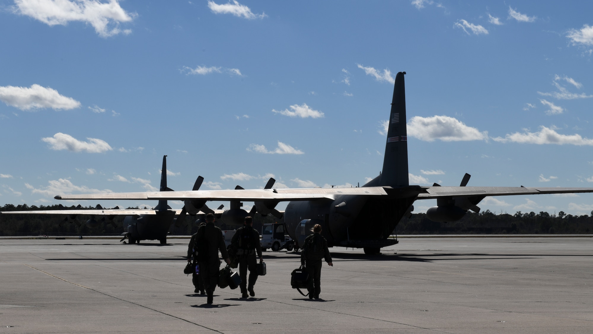 The 757th Airlift Squadron flew three C-130H Hercules down to Jacksonville, Florida, Jan. 22-27, for Youngstown Air Reserve Station’s 2019 Tactical Flyaway. The 76th Aerial Port Squadron “Port Dawgs” and the 910th Aircraft Maintenance Squadron supported the 910th Operations Group during the tactical flyaway. Approximately 70 Reserve Citizen Airmen assigned to the 910th Airlift Wing attended the flyaway.