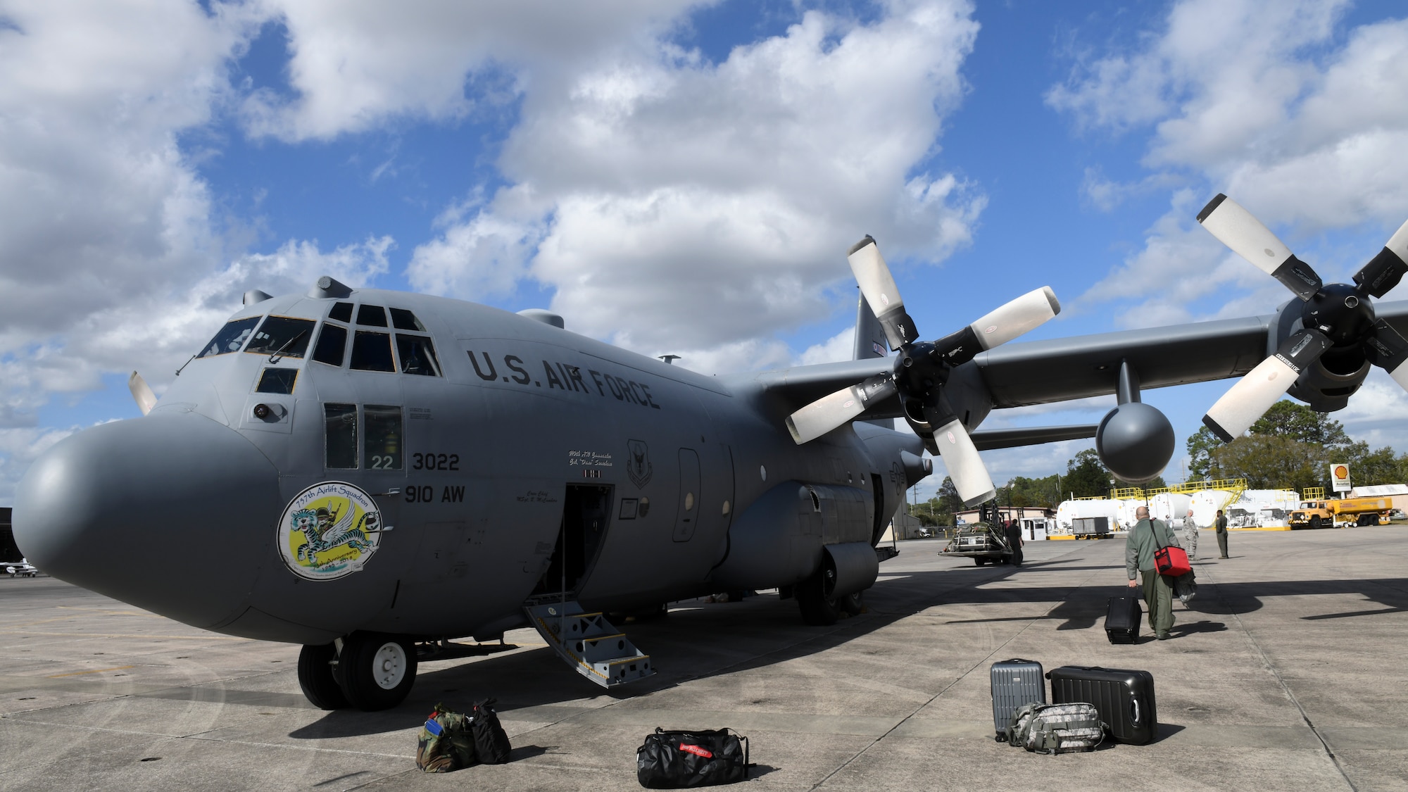 The 757th Airlift Squadron flew three C-130H Hercules down to Jacksonville, Florida, Jan. 22-27, for Youngstown Air Reserve Station’s 2019 Tactical Flyaway. The 76th Aerial Port Squadron “Port Dawgs” and the 910th Aircraft Maintenance Squadron supported the 910th Operations Group during the tactical flyaway. Approximately 70 Reserve Citizen Airmen assigned to the 910th Airlift Wing attended the flyaway.