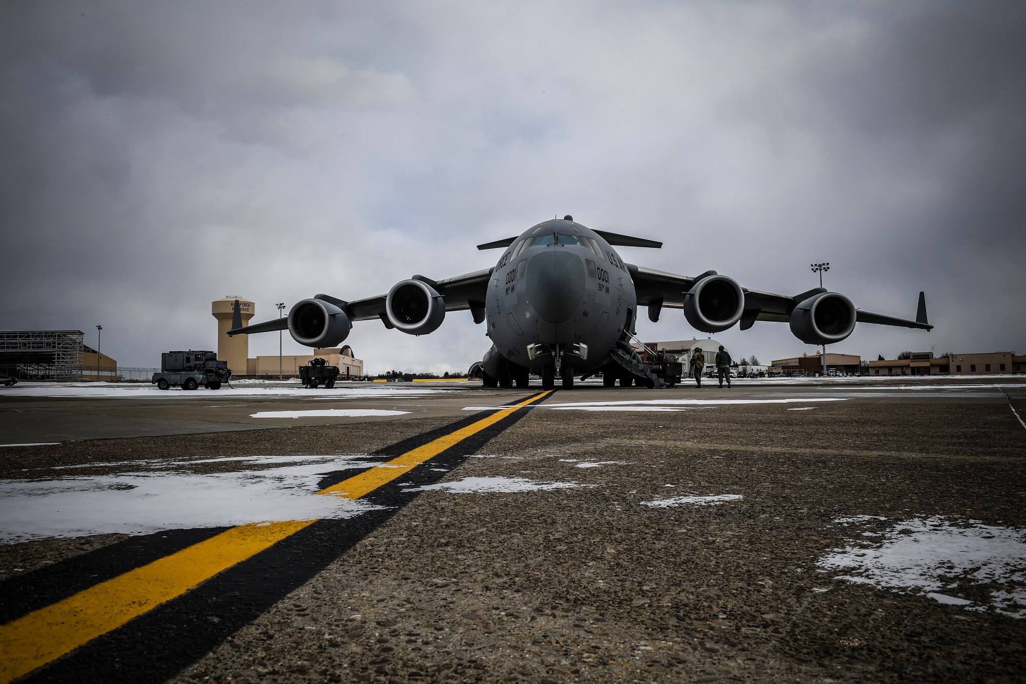 A C-17 Globemaster III aircraft assigned to the 911th Airlift Wing sits on the flightline at Pittsburgh International Airport Air Reserve Station, Pennsylvania, January 30, 2019. The C-17 Globemaster III is the most flexible cargo aircraft within the airlift force. It is capable of rapid strategic delivery of troops and all types of cargo to main operating bases or directly to forward bases in deployed locations and has a maximum payload capacity of 170,900 pounds. (U.S. Air Force photo by Joshua J. Seybert)