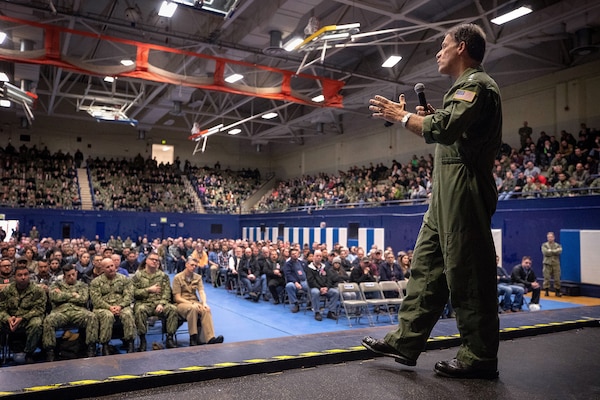 U.S. Pacific Fleet Commander Recognizes Readiness Restoration Success at PSNS & IMF