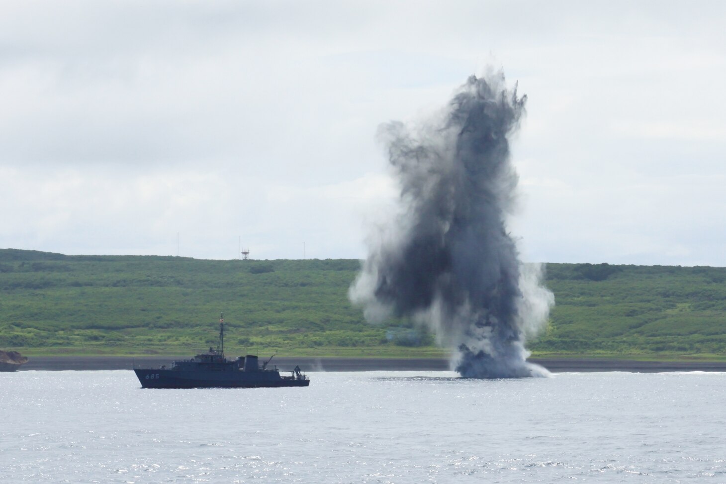 IWO TO, Japan (June 17, 2019) The Japan Maritime Self-Defense Force (JMSDF) Sugashima-class minesweeper JS Toyoshima (MSC 685) participates in IWOTO 2019. IWOTO 2019 is one of the largest live mine countermeasures exercises conducted in the entire world, providing personnel with the opportunity to conduct contact charges and FMRs against real mines without sensor packages.