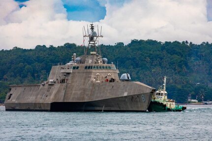 USS Montgomery Departs Davao City