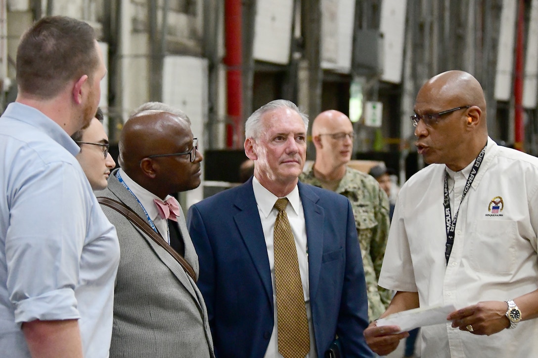 House Oversight and Reform Committee Staffers visit DLA Distribution