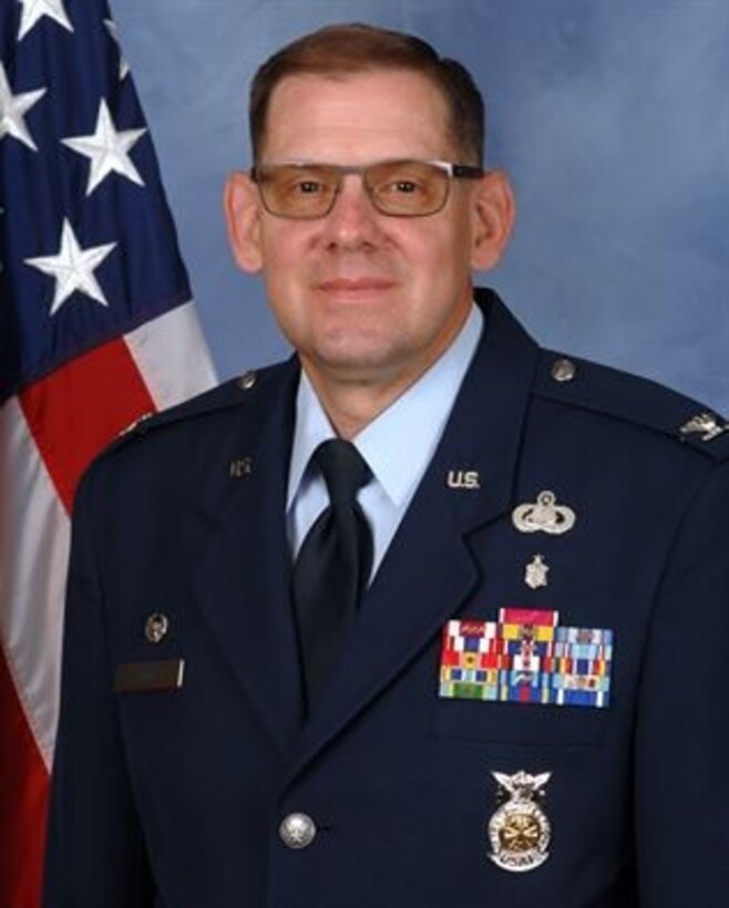 Col. Kenneth Lute Official Photo