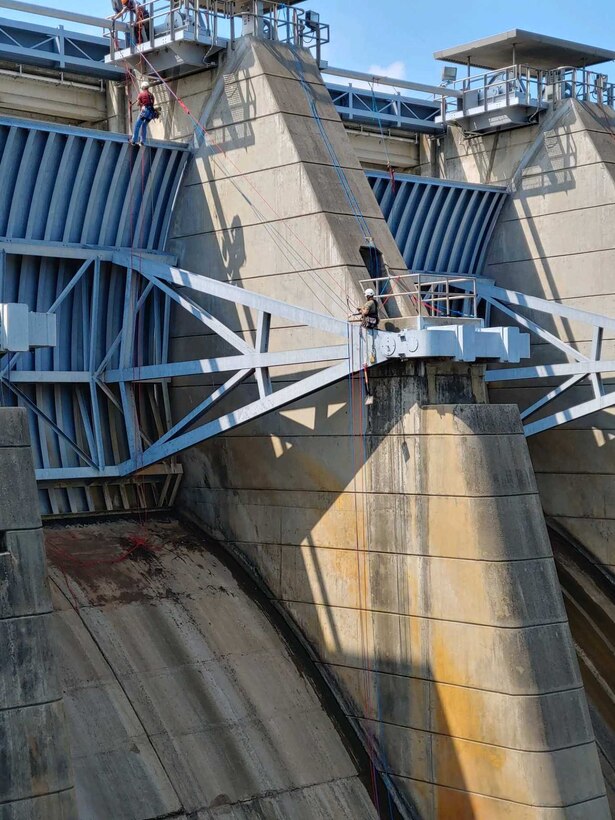 Structural Engineers and Certified Weld Inspectors (CWI) from the Vicksburg District inspected the conditions of the tainter gates on the Proctor Dam near Proctor, TX. The Vicksburg District commonly sends our highly trained and certified employees to other Districts saving them time and money on their missions.