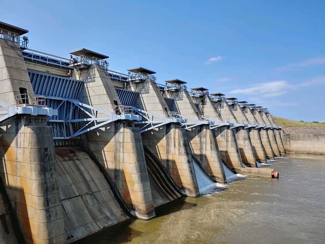 Structural Engineers and Certified Weld Inspectors (CWI) from the Vicksburg District inspected the conditions of the tainter gates on the Proctor Dam near Proctor, TX. The Vicksburg District commonly sends our highly trained and certified employees to other Districts saving them time and money on their missions.