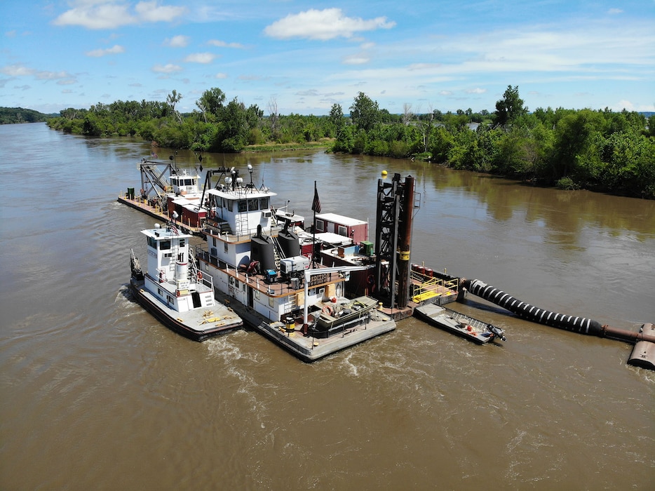 Aerial view of repair working being done at levee breach L575a_1 July 9, 2019.