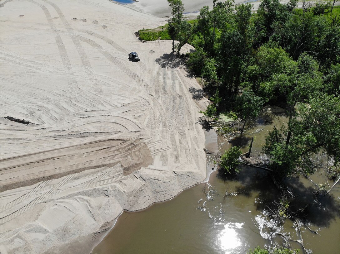 Aerial view of repair working being done at levee breach L575a_1 July 9, 2019.