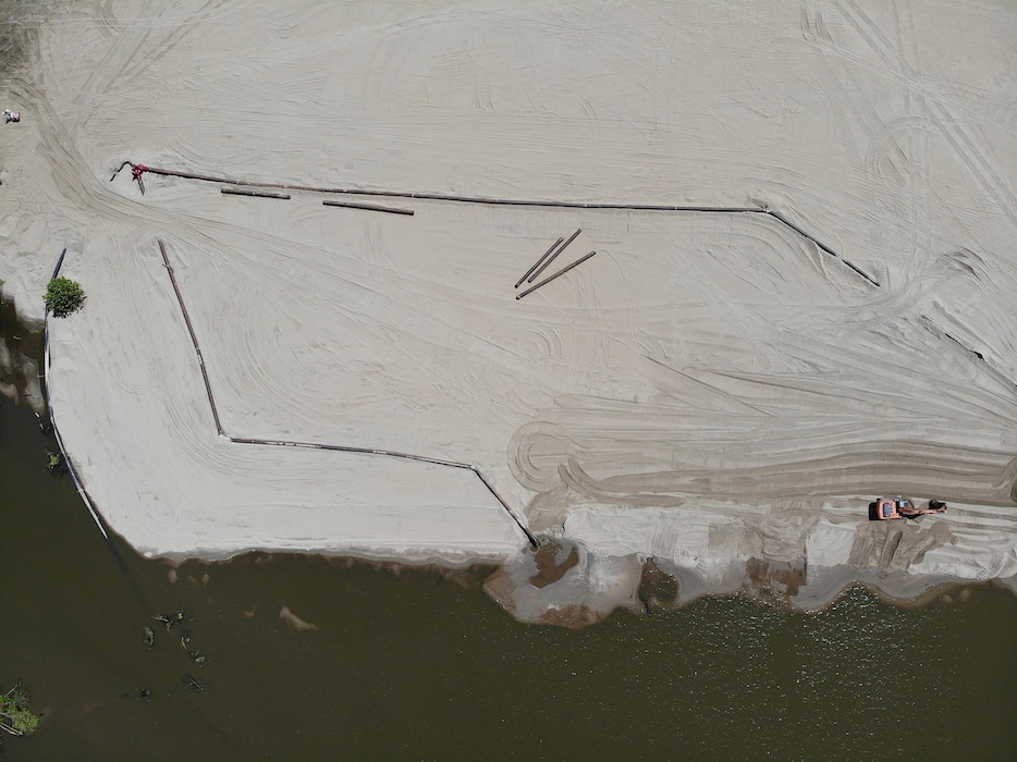 Aerial view of repair working being done at levee breach L575a_1 July 9, 2019.