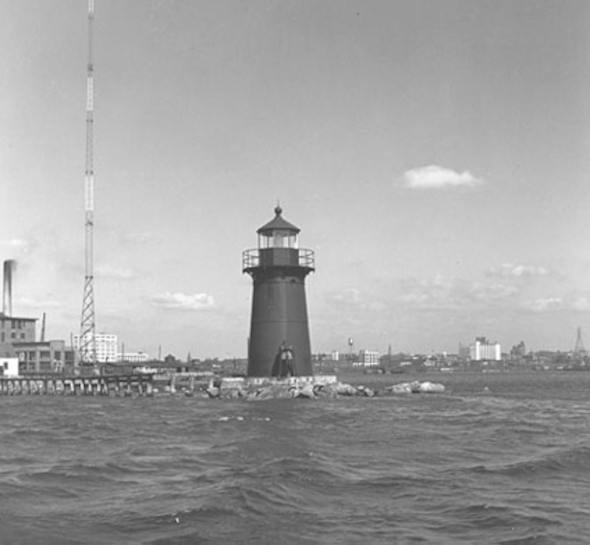 bridgeport-breakwater-lighthouse-united-states-coast-guard-all