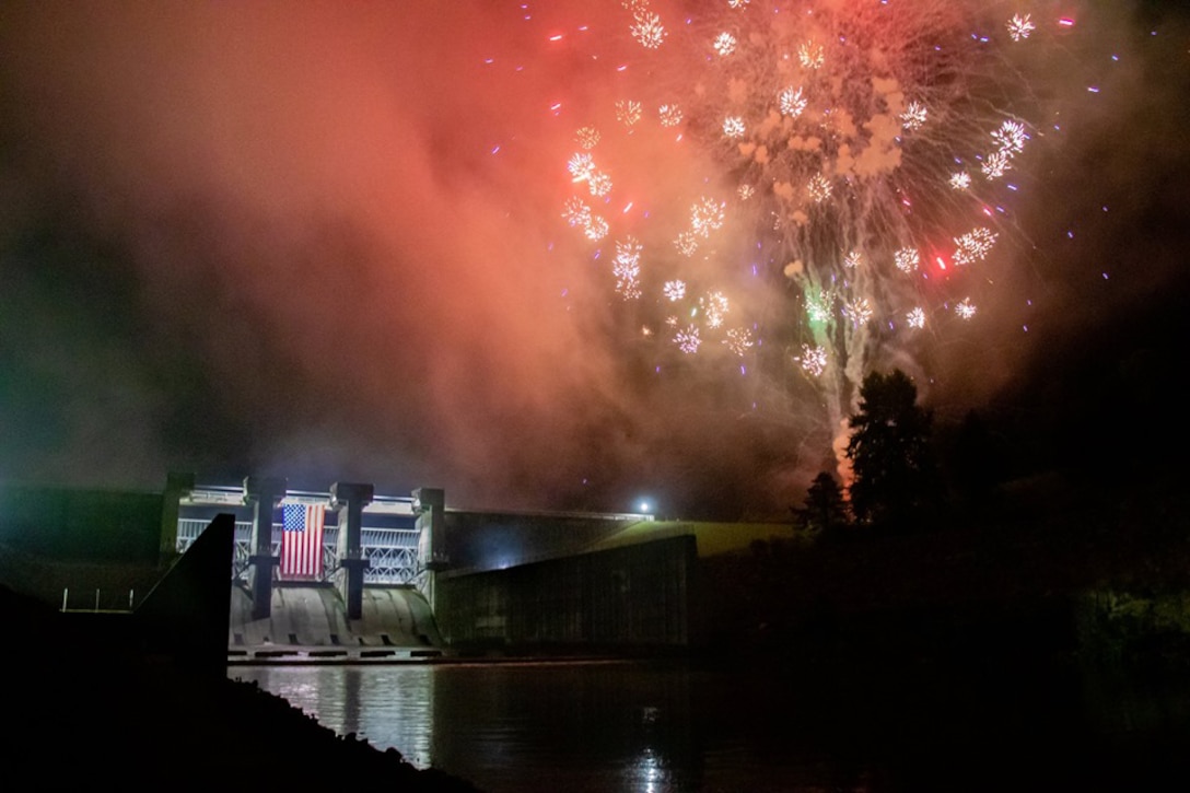 Burnsville  Lake Freedom Festival