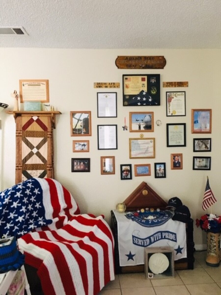 TORQE 62 Gold Star Family Member receives DBIDS ID card > Dyess Air