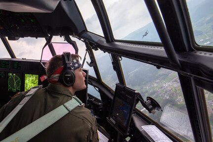 USAF, JGSDF Conduct Jump Training, Strengthen Yokota Interoperability
