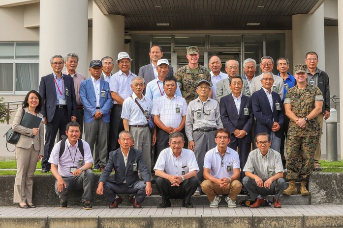 Sound of Freedom; Nagi Town officials visit MCAS Iwakuni