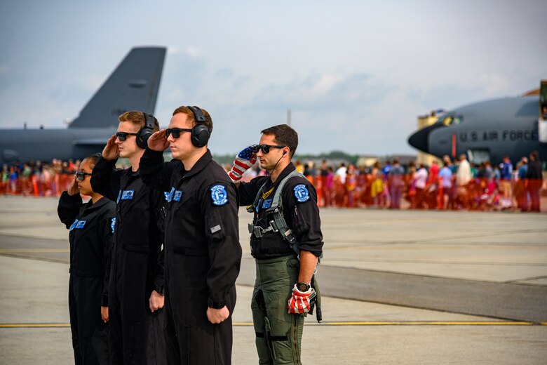 PACAF F-16 Demo Team stuns Arctic Lightning spectators > Misawa