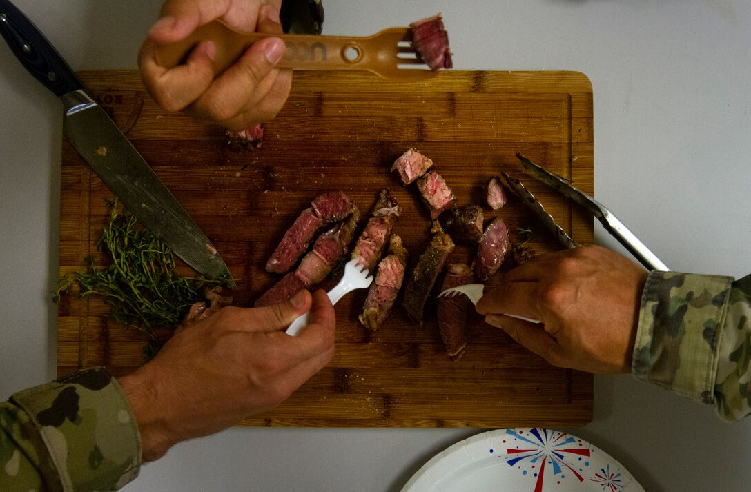 Captain shares love of cooking with fellow Soldiers during public affairs training