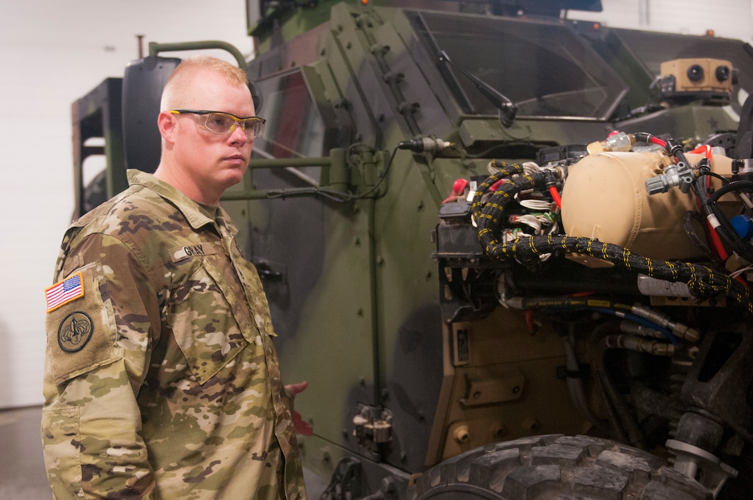 Army Reserve instructor combines passion, knowledge into maintenance training