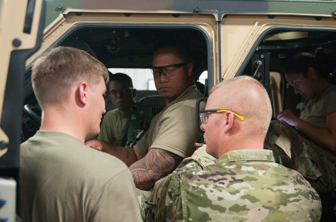 Army Reserve instructor combines passion, knowledge into maintenance training