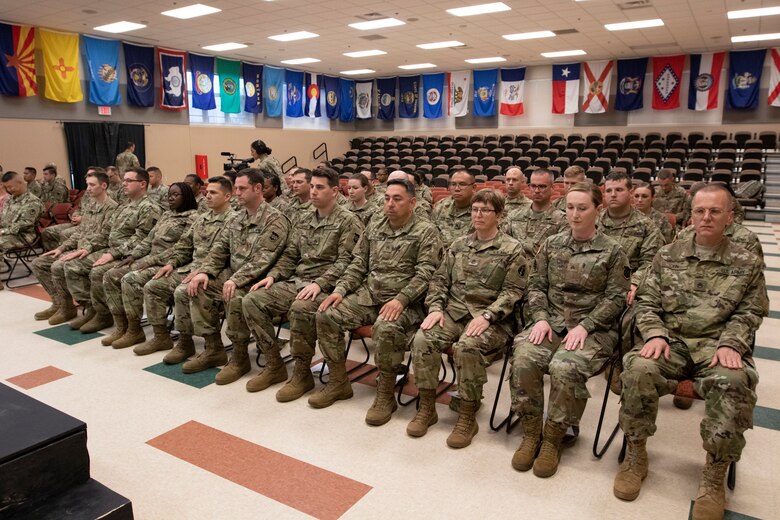 Soldiers celebrate induction into the officer corps > U.S. Army Reserve > News