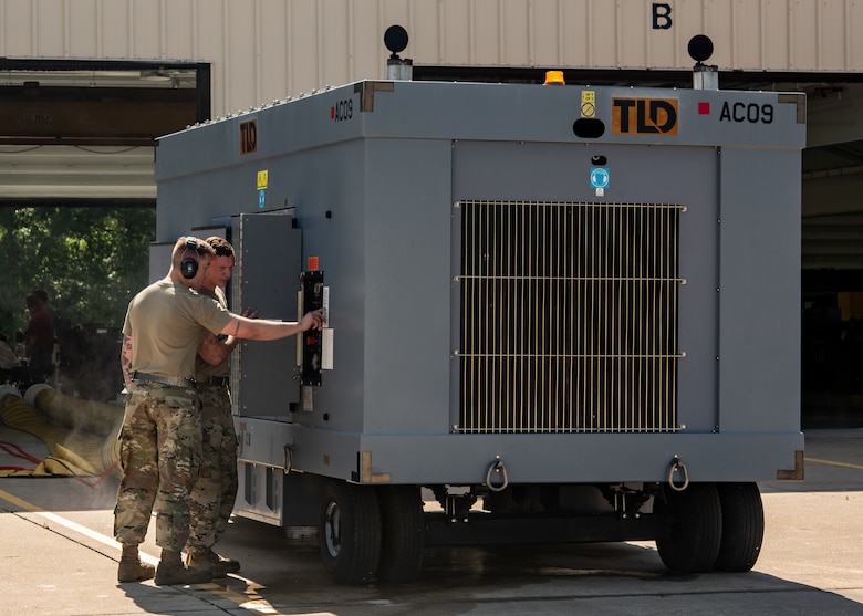 AF personnel converge at Whiteman AFB to keep B2 Spirit cool