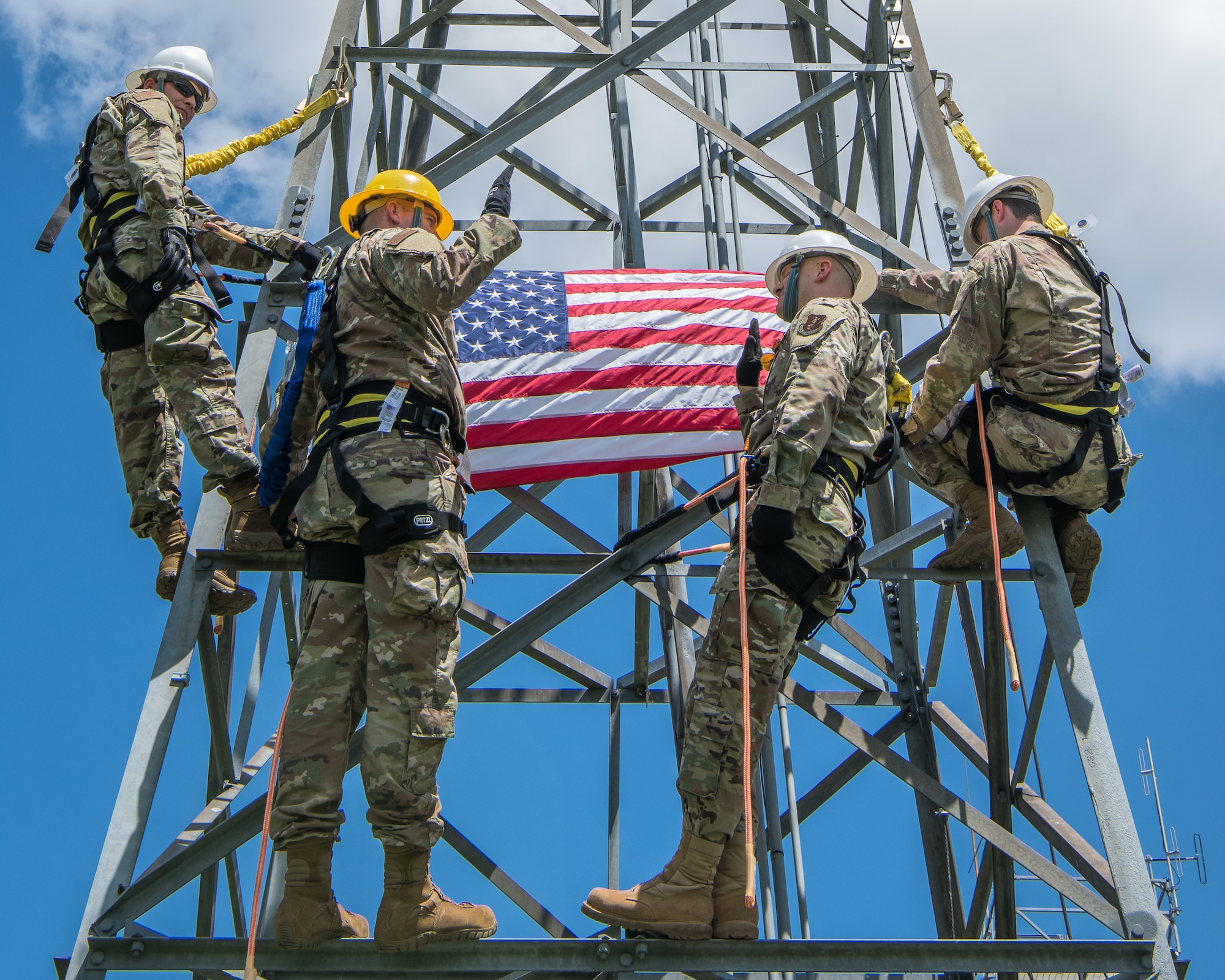 Cable antenna craftsman re-enlists into the Oklahoma Air National Guard