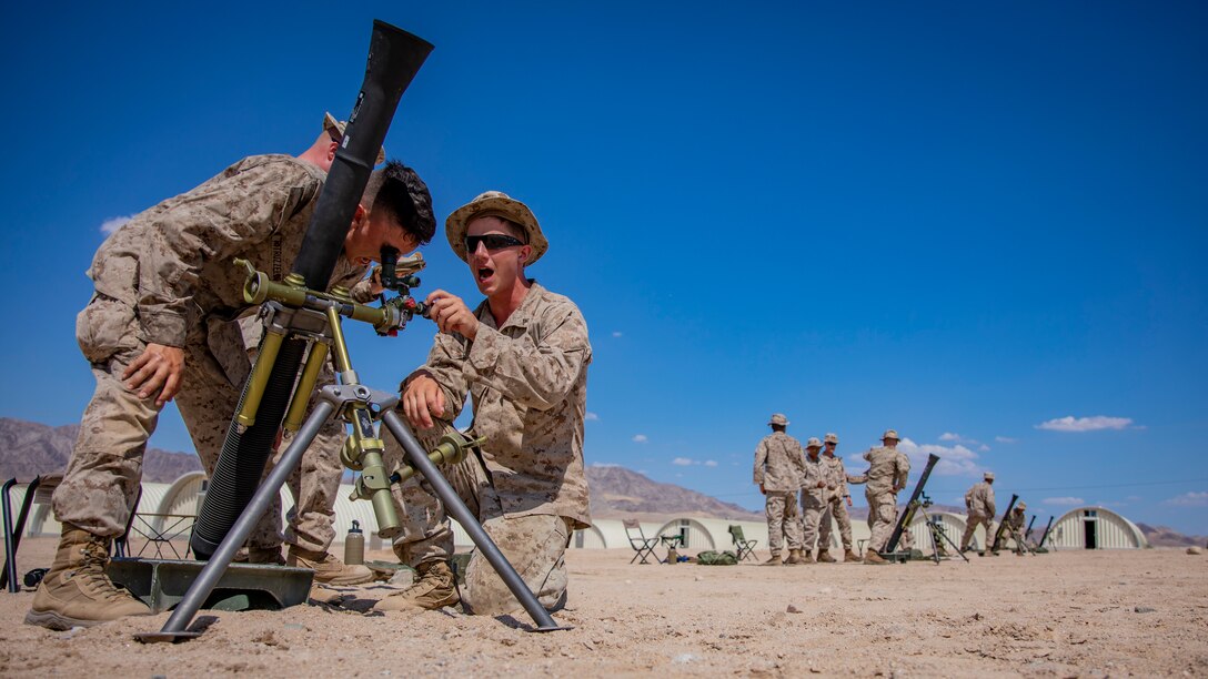 1/25 Reserve Marines conduct mortar drills