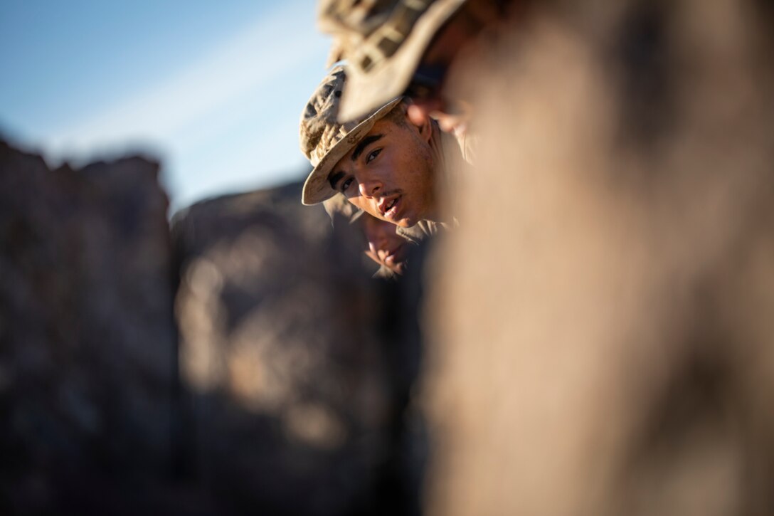 https://www.dvidshub.net/image/5620472/reserve-marines-with-1st-battalion-25th-marine-regiment-conduct-training-range-410a