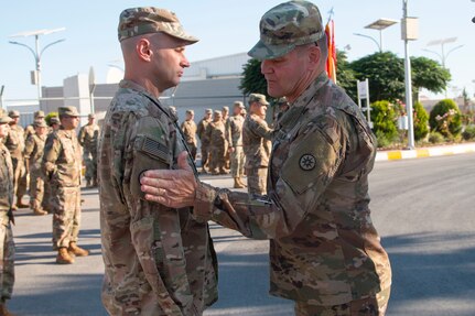 Reserve Soldiers don new right-shoulder insignia