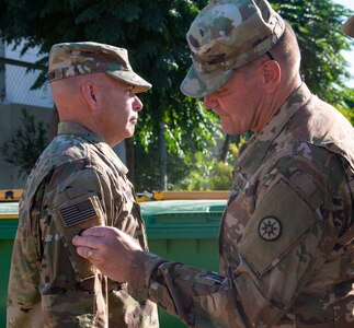 Reserve Soldiers don new right-shoulder insignia